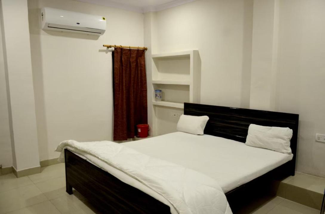 Hotel Atithi Niwas Prayagraj Exterior photo